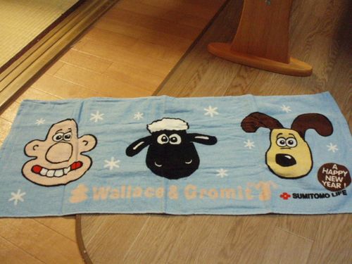 One of the Wallace & Gromit gifts Sumitomo Life gave out.