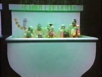Screenshot 3/3 taken from the Best of Nickelodeon Studios video.