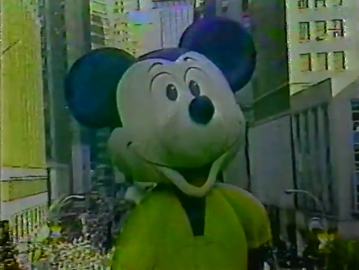 File:MickeyMouseBalloon Macy's1982.jpg