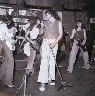 File:Iron Maiden 1976 Cart & Horses.jpeg