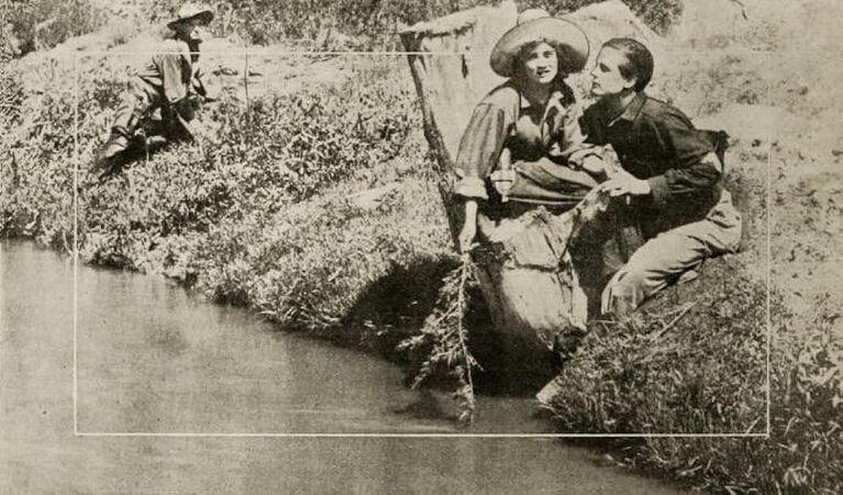 Image of the film showing Dean encountering Anita and Curly at the Rio Grande.