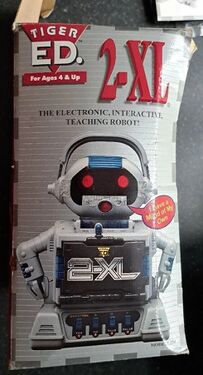 Image #3 of the box for the "Tiger Ed." release of the Tiger 2-XL robot in the UK (taken from eBay listing).