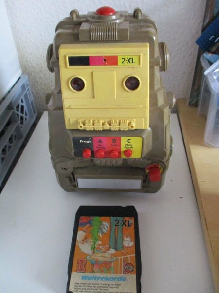 Photo of an unboxed Mego 2-Xl which was sold in Germany with the tape "Weltrekorde" (World Records). This is one of the only confirmed tape releases for Germany.