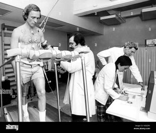 From left to right: Dick Cavett, Joseph Catano, Karen Kline and Dr. Peter Peacock conducting stress tests[3].
