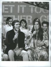 Sam Riddle and Cass Elliot on Get It Together
