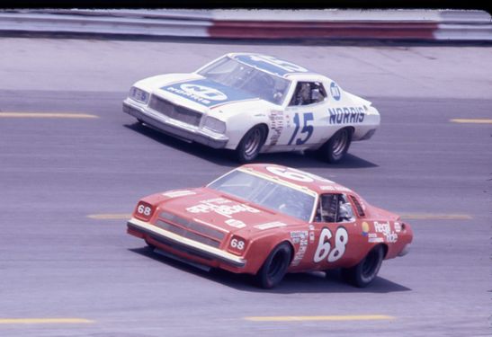 Gutherie (68) ahead of Buddy Baker's Ford (15).