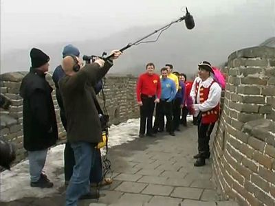 The Wiggles and Captain Feathersword at the Great Wall of China