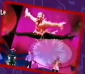 An unknown dancing doing the air-splits from an unknown date from the tour