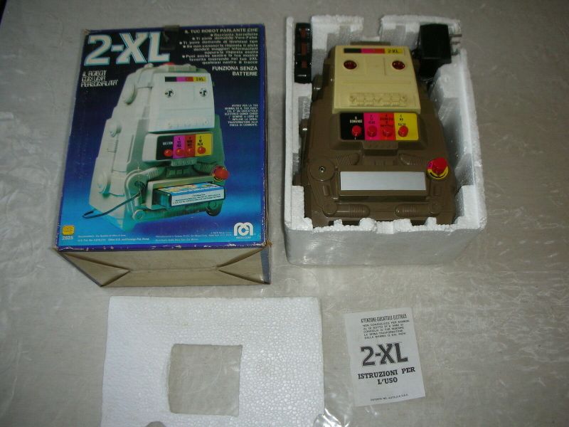 File:Mego 2-xl in italy unboxed.jpg