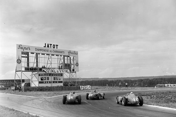 Castellotti ahead of Collins and Fangio.