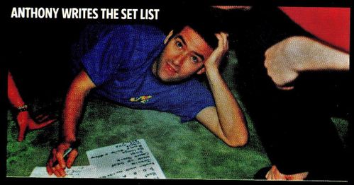 Anthony writing the setlist