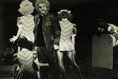 General D. sings I Come Riding (Broadway press photo)