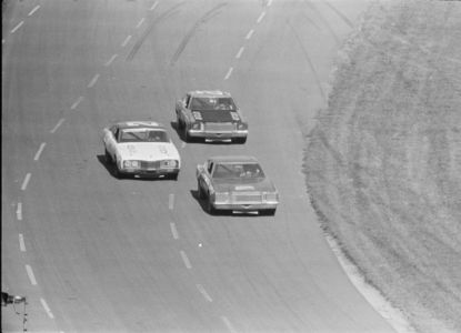 Allison leading Pearson and Bobby Isaac.