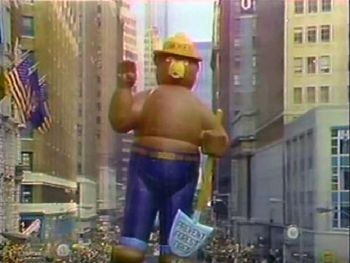 The Smokey Bear balloon on the 1977 telecast.