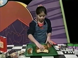 Keiko making a Bunny Cake (101)