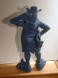 A sculpt of the Shrek used in the short (4/4).