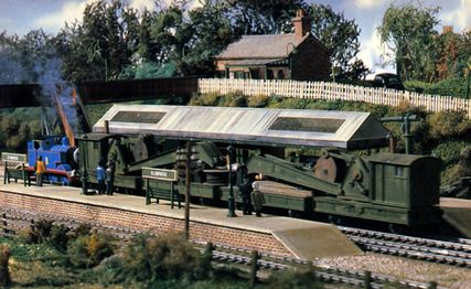 Thomas pushing the Breakdown Train through Elsbridge station (1/2).